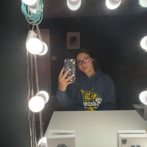 Meet your Posher, Hayley